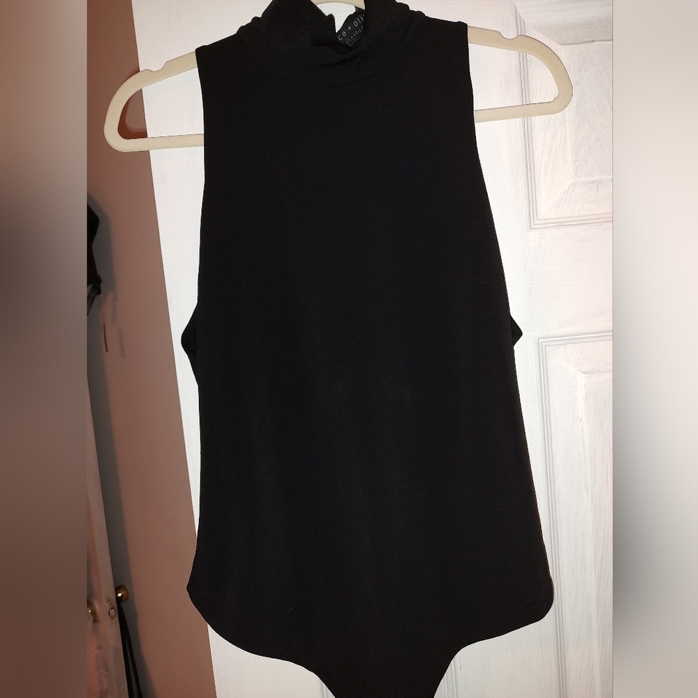Alice + Olivia Black Sleeveless BodysuitAlice + Olivia  Black Mock Turtleneck, L